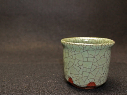 25156 Living National Treasure Hiroshi Nakajima (Celadon sake cup) 