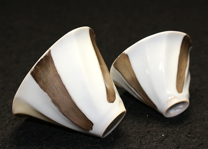 22444 Suzuki Osamu (Pair of silver-painted sake cups (1974))