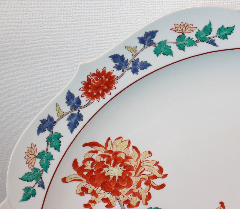 23120 Living National Treasure 14th Generation Sakaida Kakiemon (Muddy Peony and Chrysanthemum Design Plate) 