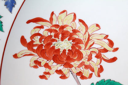 23120 Living National Treasure 14th Generation Sakaida Kakiemon (Muddy Peony and Chrysanthemum Design Plate) 