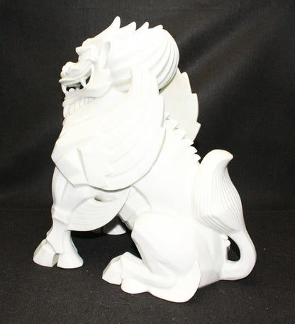 25547 12th generation Sakaida Kakiemon (white porcelain kirin figurine) SAKAIDA Kakiemon