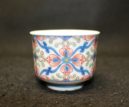 25621 Sanemon [13th Kakiemon, 12th Taroemon, 12th Imaemon] (Sake cup) 