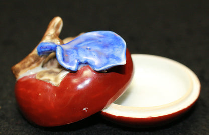 25608 12th generation Sakaida Kakiemon (Incense holder in the shape of a persimmon) 