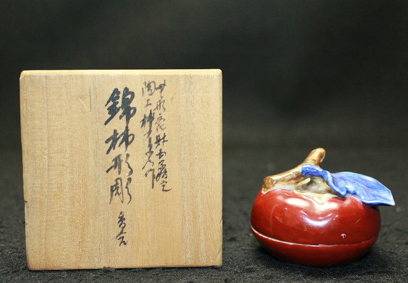 25608 12th generation Sakaida Kakiemon (Incense holder in the shape of a persimmon) 