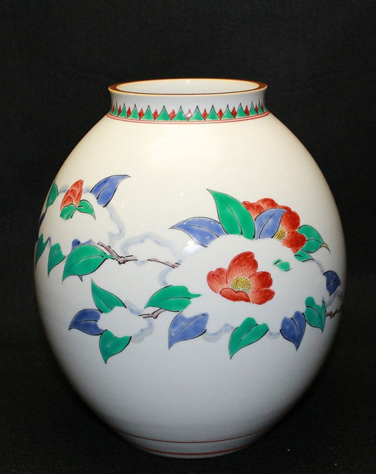 25623 13th SAKAIDA Kakiemon (Vase with camellia pattern in cloudy hands) SAKAIDA Kakiemon 