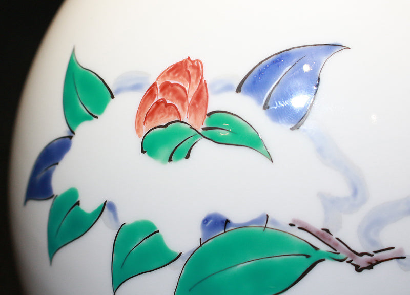 25623 13th SAKAIDA Kakiemon (Vase with camellia pattern in cloudy hands) SAKAIDA Kakiemon 