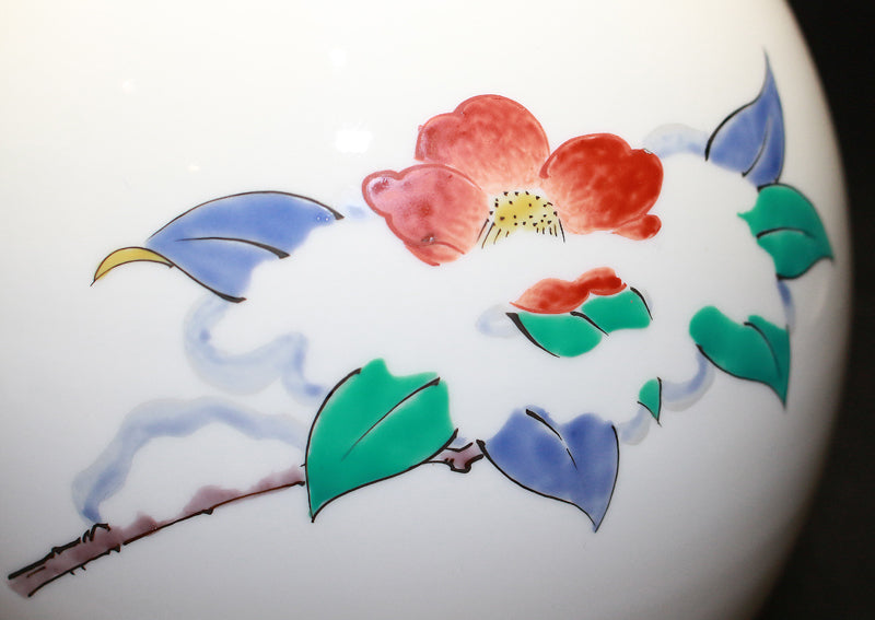 25623 13th SAKAIDA Kakiemon (Vase with camellia pattern in cloudy hands) SAKAIDA Kakiemon 