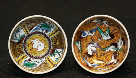 23721 Tokuda Yasokichi I (Pair of illustrated sake cups) 