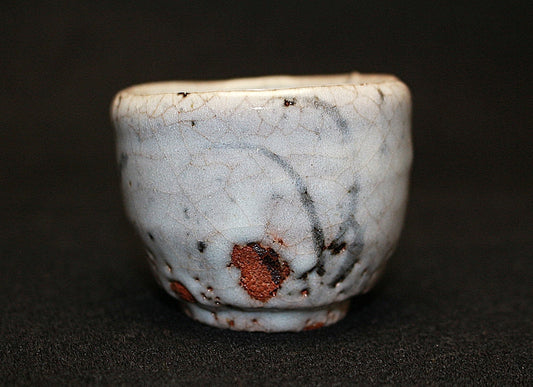 23186 ARAKAWA Toyozo (Karatsu-style sake cup) 