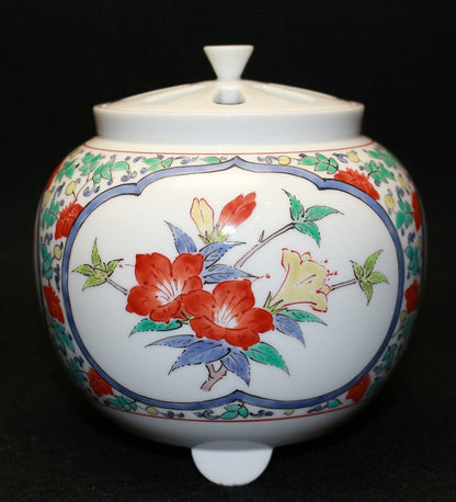 25640 Living National Treasure 14th generation Sakaida Kakiemon (Nigorote Sanpowariyama Azalea Design Incense Burner) 