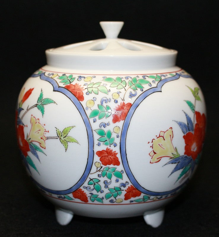 25640 Living National Treasure 14th generation Sakaida Kakiemon (Nigorote Sanpowariyama Azalea Design Incense Burner) 