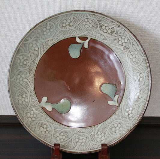 25162 Living National Treasure Tatsuzo Shimaoka (Ground Glaze Inlaid Arabesque Plate) SHIMAOKA Tatsuzo 