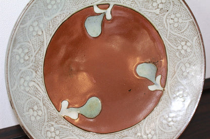 25162 Living National Treasure Tatsuzo Shimaoka (Ground Glaze Inlaid Arabesque Plate) SHIMAOKA Tatsuzo 