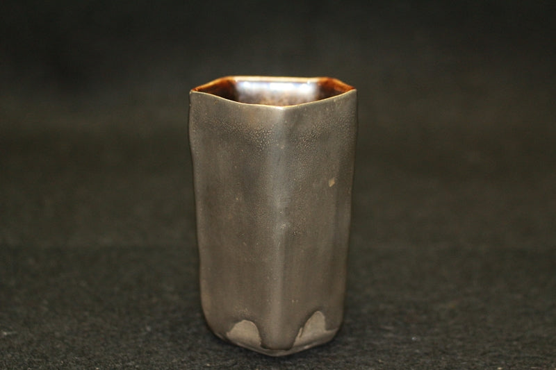 25147 UCHIDA Koichi (Platinum-colored pentagonal cylindrical cup) 