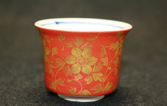 24857 Living National Treasure Yoshida Minori (Gold-painted Flower Arabesque Design Sake Cup) YOSHIDA Minori 