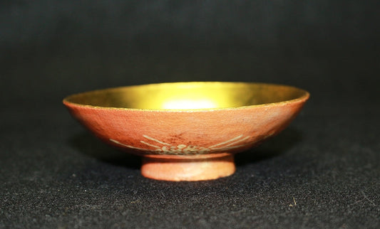 23242 11th generation Raku Keiinyu (gold-plated sake cup with pine painting by Nakamura Raisho) 