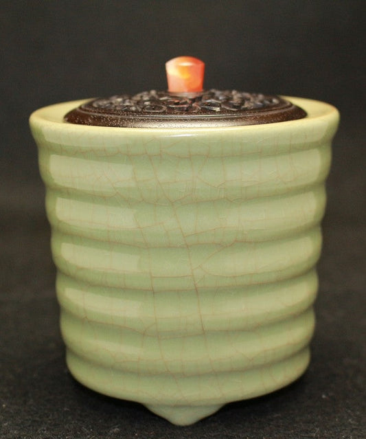 24342 Imperial Household Artist, Ceramic Master Hazan Itaya (Cracked Celadon Incense Burner) 