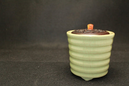 24342 Imperial Household Artist, Ceramic Master Hazan Itaya (Cracked Celadon Incense Burner) 