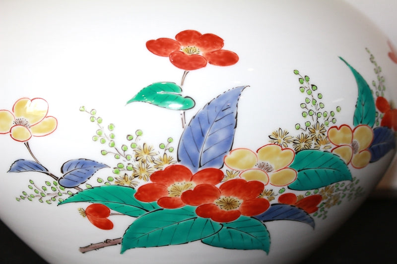 24442 Living National Treasure 14th generation Sakaida Kakiemon (Darkened bush-shaped flower vase) 