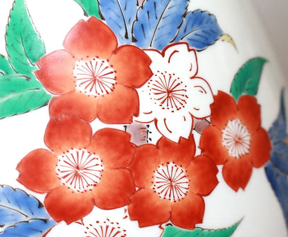 24446 Living National Treasure 14th Generation Sakaida Kakiemon (Muddy hand vase with cherry blossom design) 