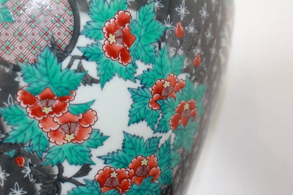 24606 Living National Treasure 14th Imaizumi Imaemon (Colored Snowflakes and Ink Splashes with Four Seasons Flower Design Vase (Solo Exhibition Work)) 