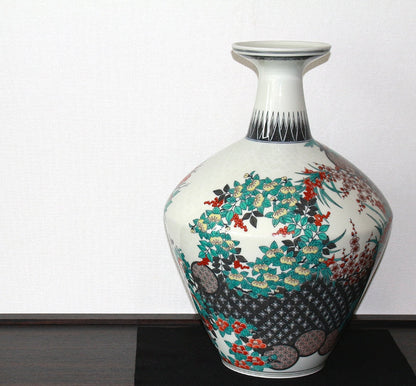 24606 Living National Treasure 14th Imaizumi Imaemon (Colored Snowflakes and Ink Splashes with Four Seasons Flower Design Vase (Solo Exhibition Work)) 