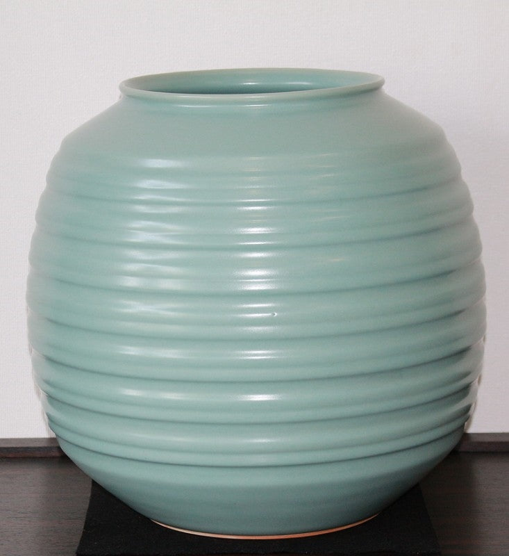 25248 Living National Treasure NAKAJIMA Hiroshi (Celadon Vase) 