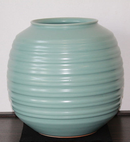 25248 Living National Treasure NAKAJIMA Hiroshi (Celadon Vase) 