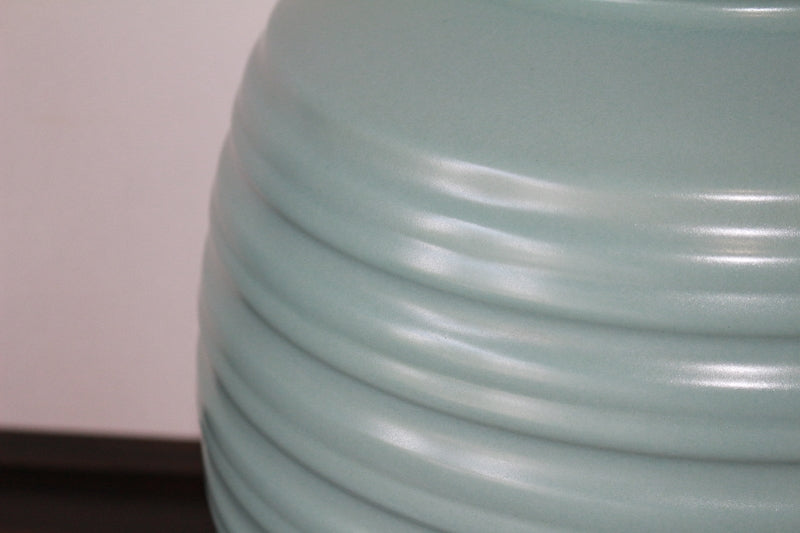 25248 Living National Treasure NAKAJIMA Hiroshi (Celadon Vase) 