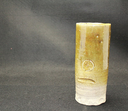 24795 KOIE Ryoji (Oribe Vase) 