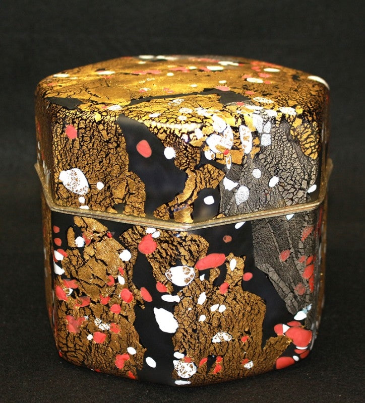 23322 FUJITA Kyohei (Hand-blown decorative box, red and white plum blossoms) 