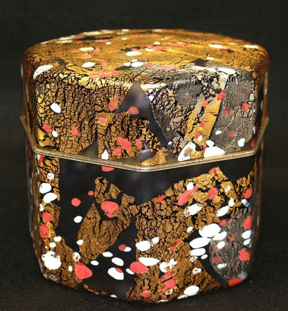 23322 FUJITA Kyohei (Hand-blown decorative box, red and white plum blossoms) 