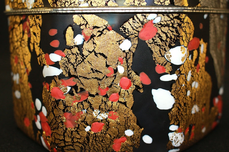 23322 FUJITA Kyohei (Hand-blown decorative box, red and white plum blossoms) 