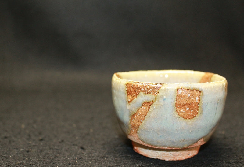 25271 SHAKUNAGA Yukio (blue glaze cup) 