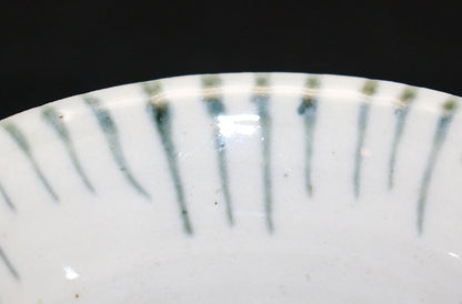 24407 Kitaoji Rosanjin (Blue and white straw sake cup (Kuroda Touanshi)) 