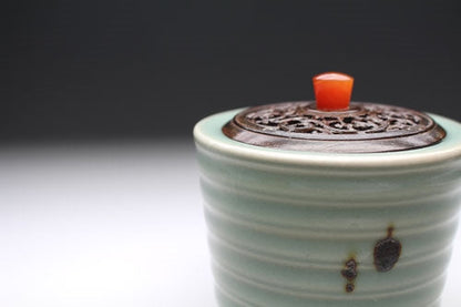 20868 ITAYA Hazan (celadon incense burner)