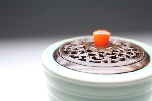 20868 ITAYA Hazan (celadon incense burner)