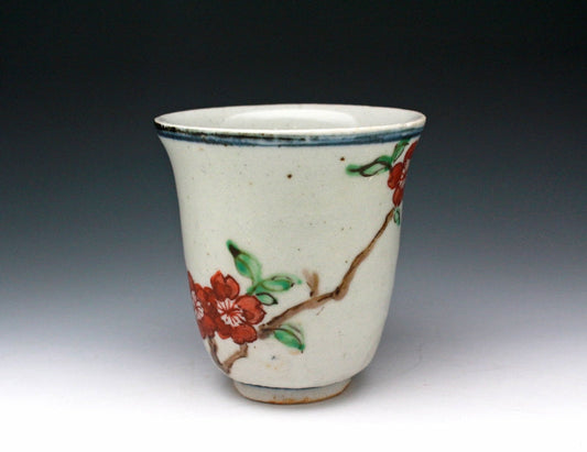 22020 Living National Treasure Toyozo Arakawa [Mutada Potter] (Red-painted Camellia Sake Cup) ARAKAWA