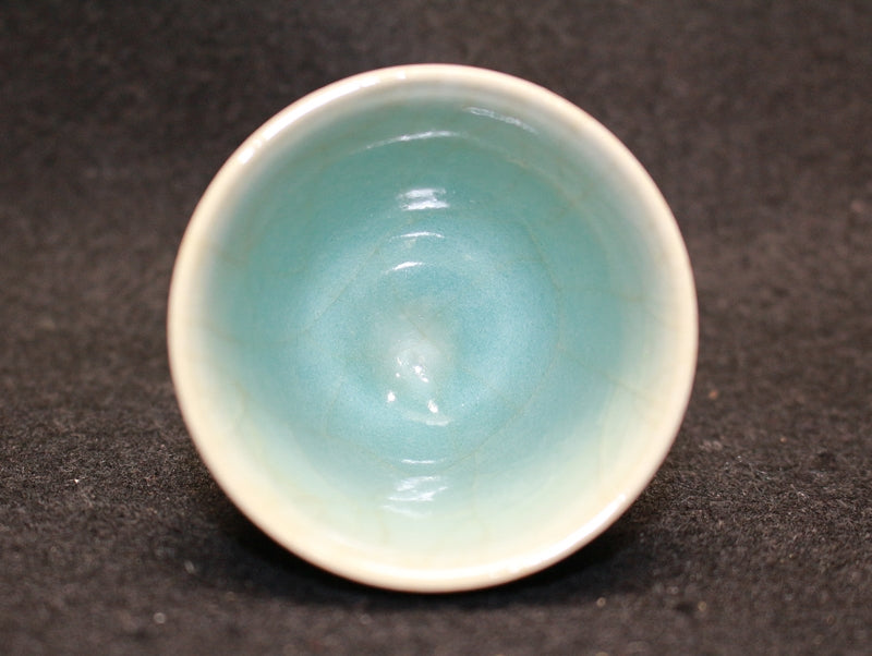 25293 2nd Generation UNO SOUYOU (Celadon Lapis Lazuli Style Sake Cup) UNO SOUYOU 