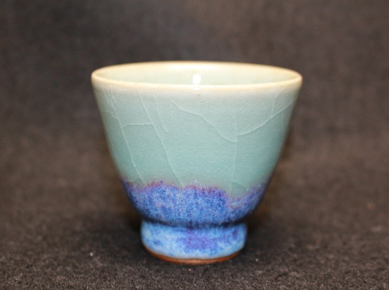 25293 2nd Generation UNO SOUYOU (Celadon Lapis Lazuli Style Sake Cup) UNO SOUYOU 