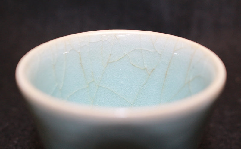 25293 2nd Generation UNO SOUYOU (Celadon Lapis Lazuli Style Sake Cup) UNO SOUYOU 