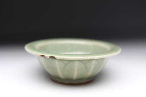 21186 Kitaoji Rosanjin (Celadon double fish cup [Miyanaga Tozan Kiln])