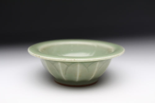 21186 Kitaoji Rosanjin (Celadon double fish cup [Miyanaga Tozan Kiln])