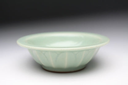 21187 Kitaoji Rosanjin (Celadon double fish cup [Miyanaga Tozan Kiln])