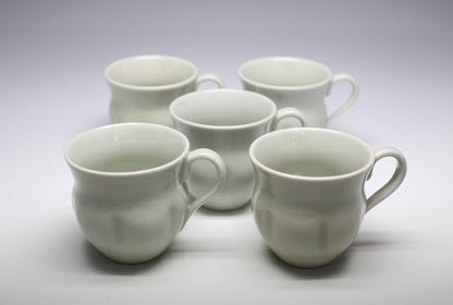 21248 Kenkichi Tomimoto (White porcelain coffee bowls, set of five)