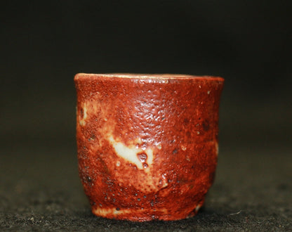 25319 Kitaoji Rosanjin (Red Shino sake cup (Kuroda Satoshi)) 