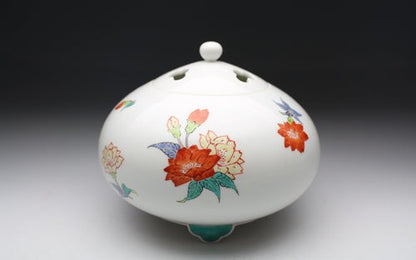 21296 14th generation Sakaida Kakiemon (cloudy hand cherry blossom design incense burner)