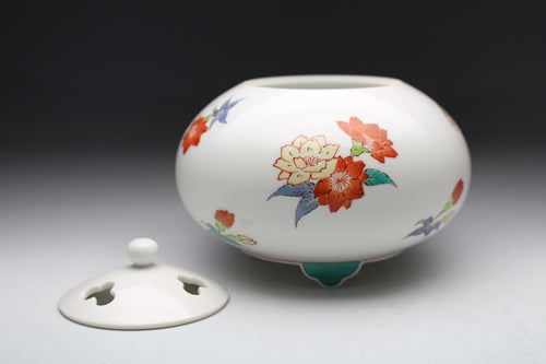 21296 14th generation Sakaida Kakiemon (cloudy hand cherry blossom design incense burner)