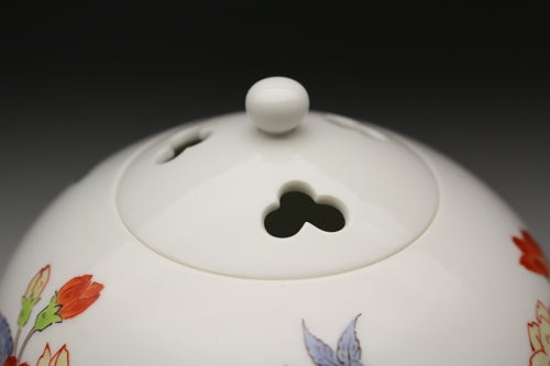 21296 14th generation Sakaida Kakiemon (cloudy hand cherry blossom design incense burner)