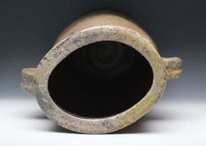 22080 Kaneshige Toyo (Bizen Eared Vase (Jikchuusai))